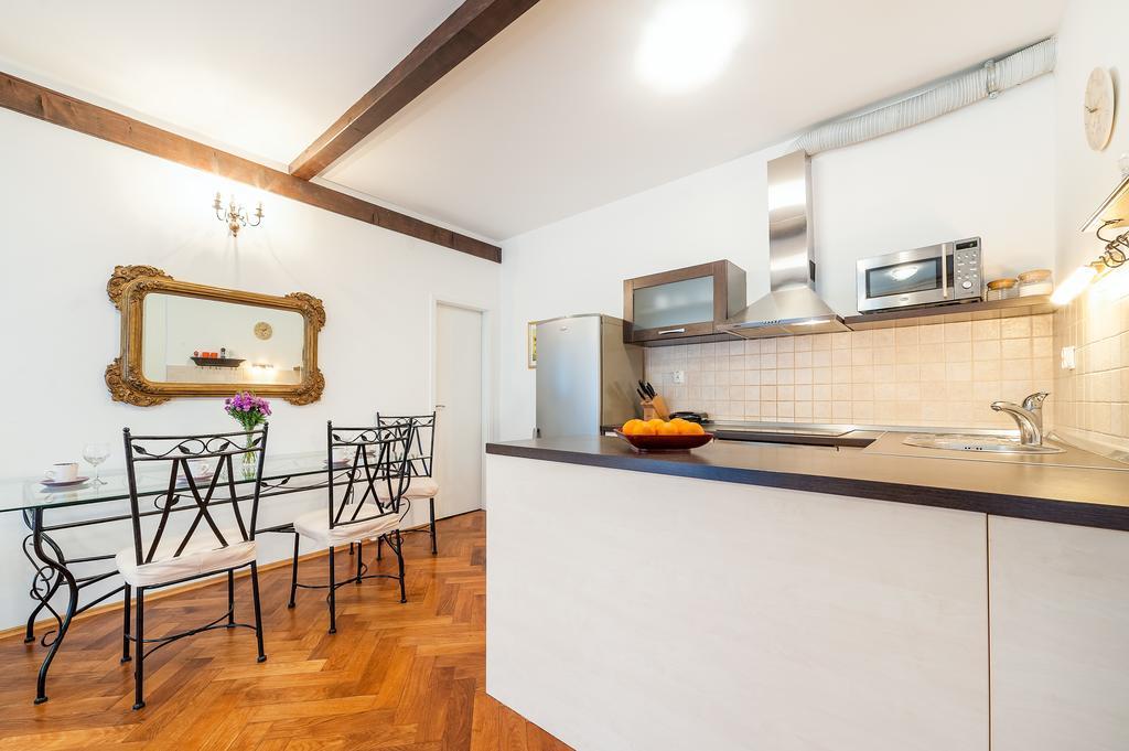 Apartment Heart Of The City Шибеник Экстерьер фото